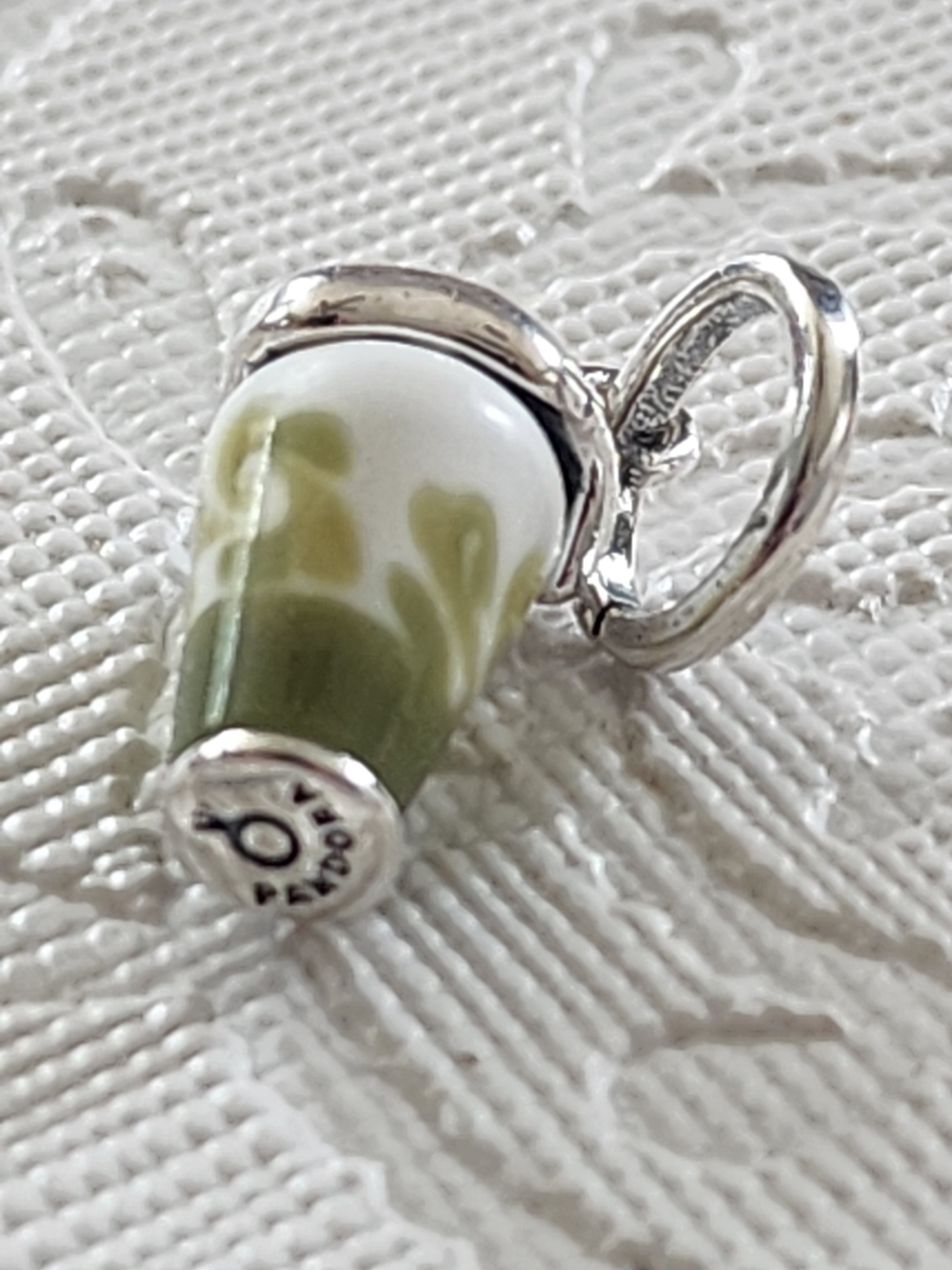 Pandora - Picture 4 of 7